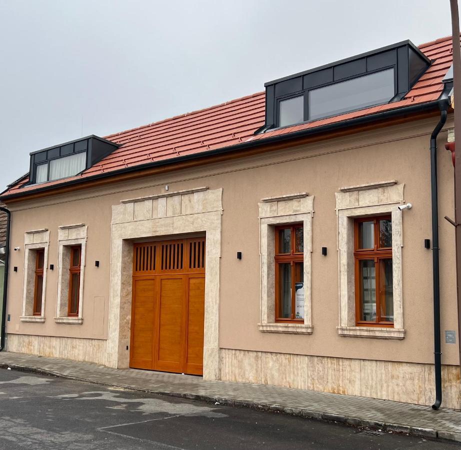 H11 Rooms Естергом Екстериор снимка