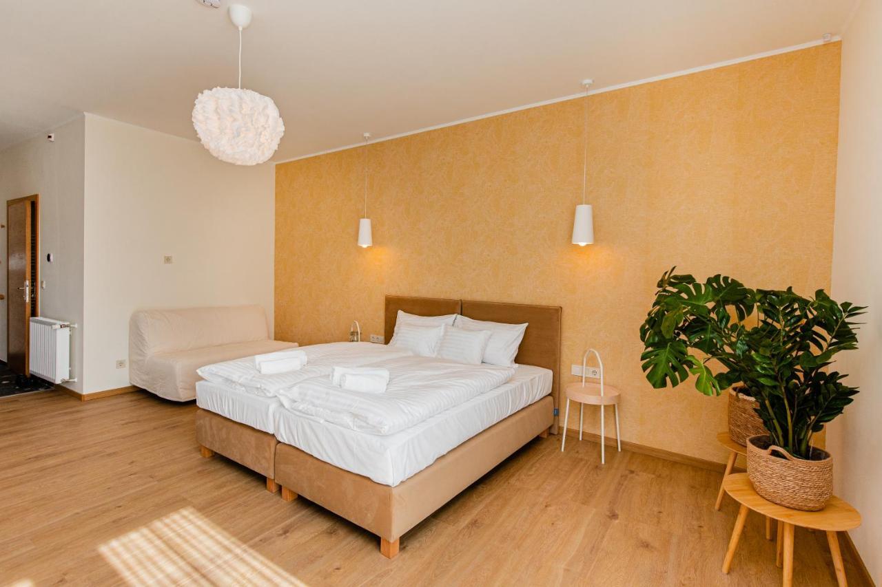 H11 Rooms Естергом Екстериор снимка