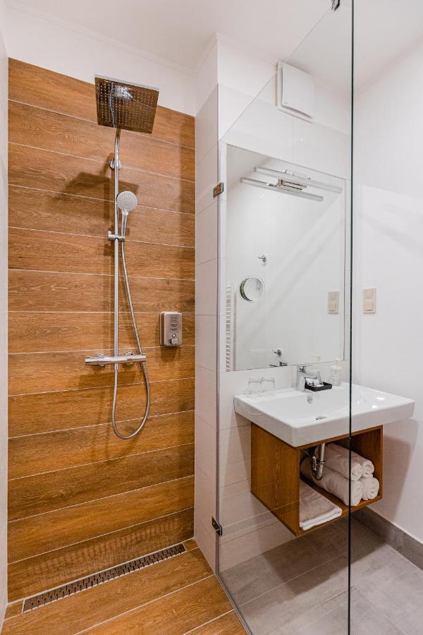 H11 Rooms Естергом Екстериор снимка